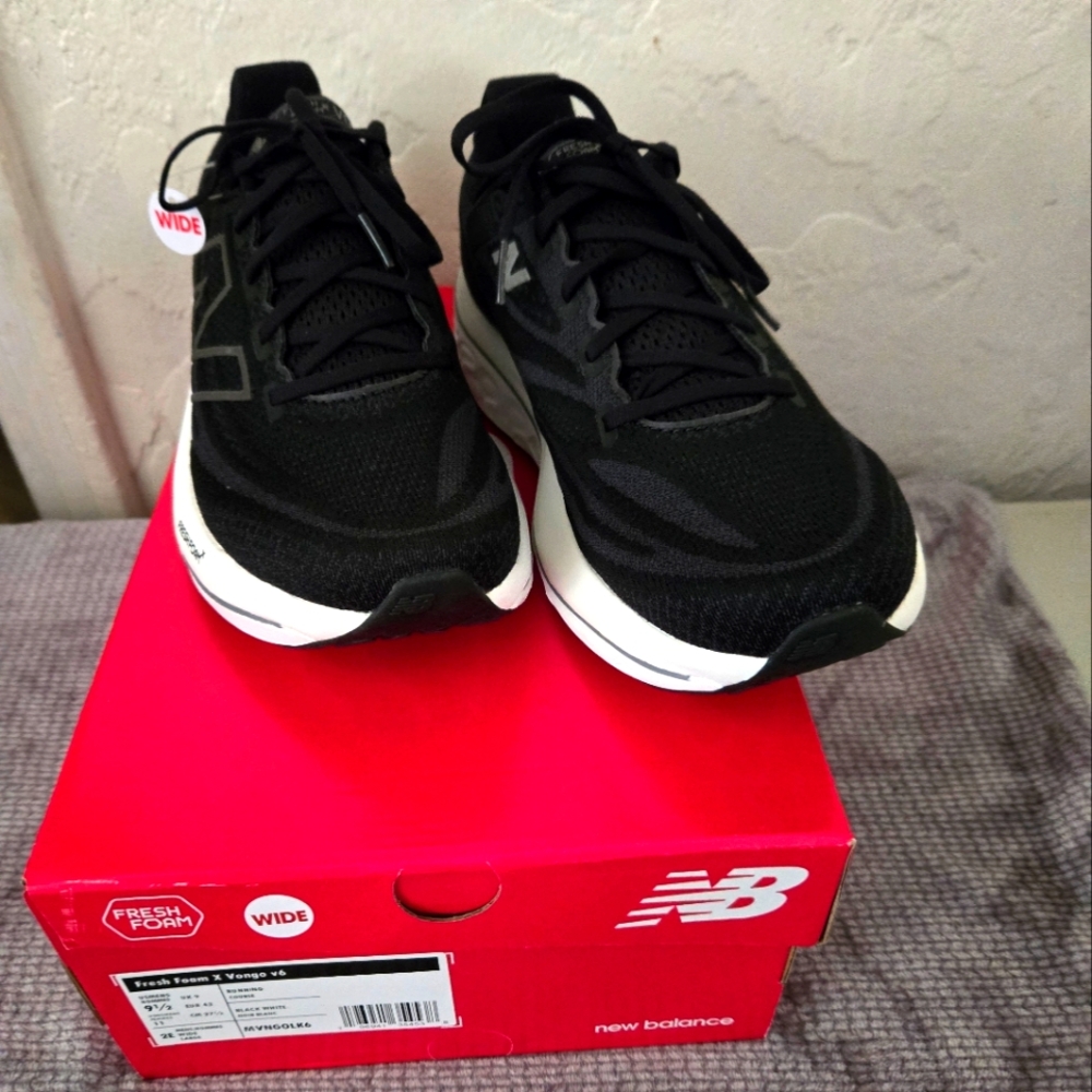 Men New Balance Size: 91/2 2E